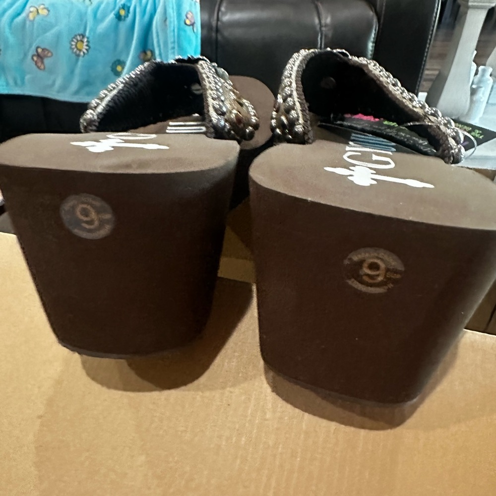 Embellished Wedge Thong Sandals - Brown/Gold - Picture 5 of 7